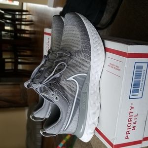 Nike react infinity run flyknit 2